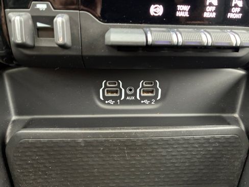 Used 2023 RAM 2500 Laramie AWD/4WD image 21