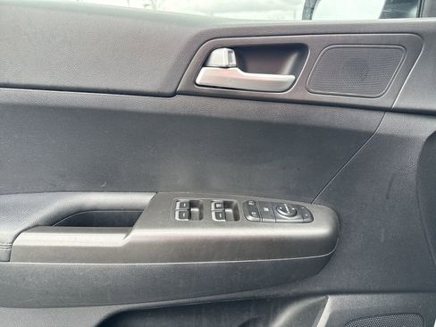 Used 2021 Kia Sportage LX image 13