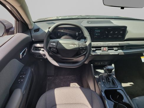 New 2025 Kia K4 EX image 15