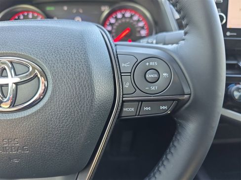 Used 2021 Toyota Camry XSE image 17