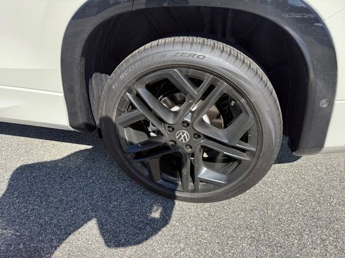 New 2026 Volkswagen Tiguan SE R-Line image 22