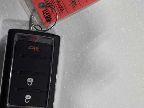 Used 2023 Jeep Grand Cherokee Laredo image 29