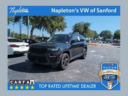 Used 2023 Jeep Grand Cherokee Limited w/ Black Appearance Package