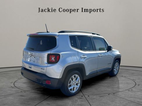 Used 2018 Jeep Renegade Latitude image 5