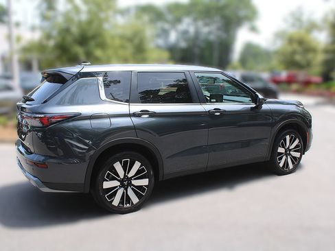 Used 2025 Mitsubishi Outlander SE AWD/4WD image 13