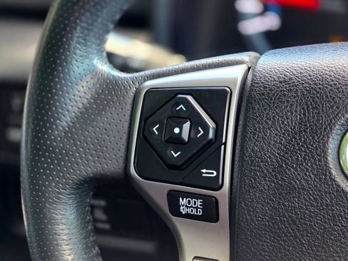 Used 2018 Toyota 4Runner Limited AWD/4WD image 18