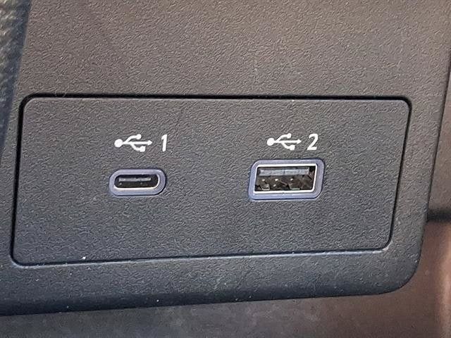 Certified 2023 Nissan Kicks SR FWD image 26