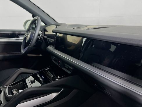 New 2026 Porsche Cayenne image 26