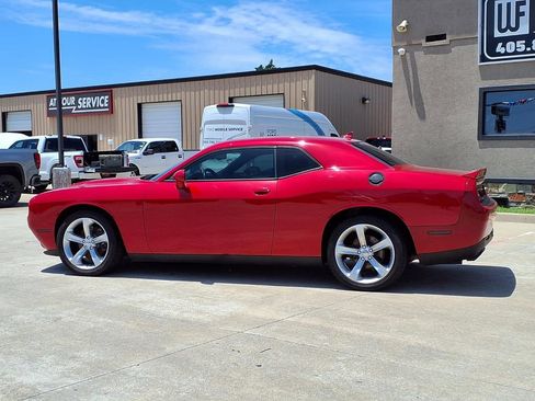 Used 2016 Dodge Challenger R/T w/ Sound Group RWD image 17