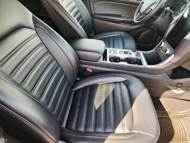 Used 2024 Ford Edge SEL AWD/4WD image 14