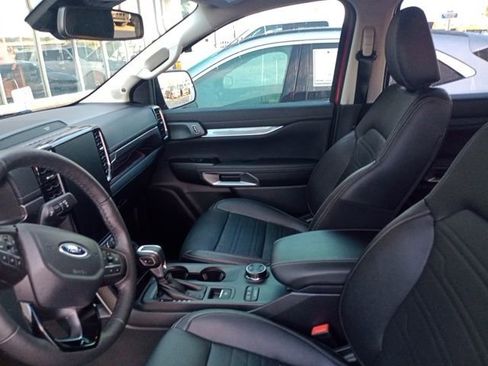 Used 2025 Ford Ranger Lariat w/ FX4 Off-Road Package image 15