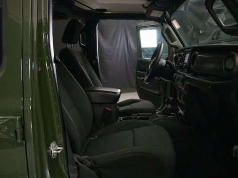 Used 2020 Jeep Wrangler Unlimited Sport image 16