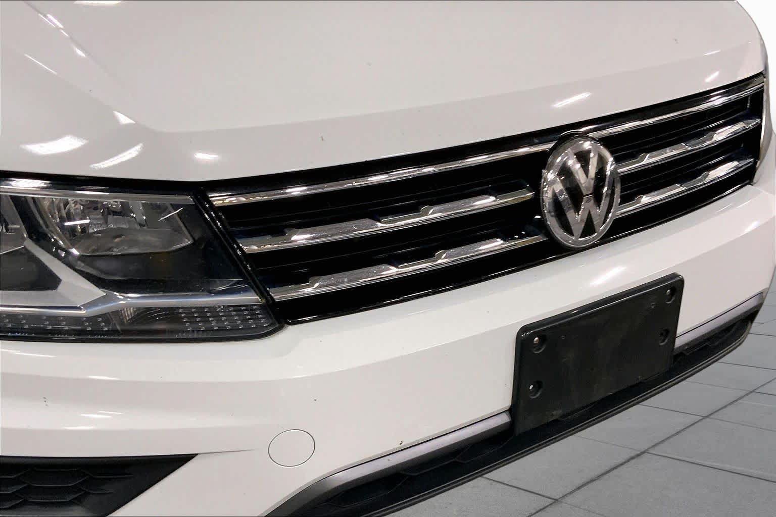 Used 2021 Volkswagen Tiguan SE w/ Panoramic Sunroof Package AWD/4WD image 30
