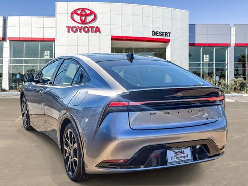 New 2026 Toyota Prius Plug-In Hybrid FWD image 5