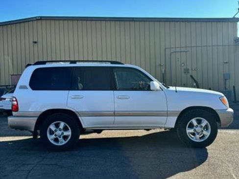 Used 2005 Toyota Land Cruiser Base image 6