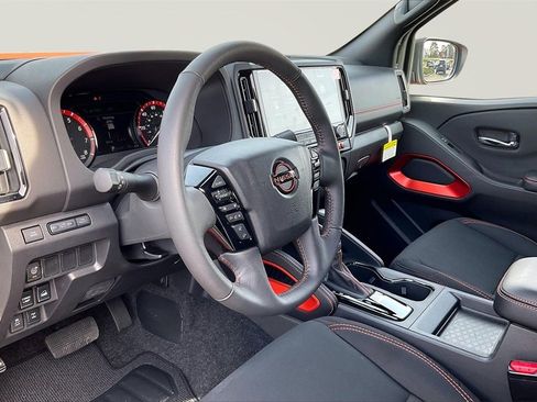 Used 2025 Nissan Frontier PRO-4X w/ Tow Package image 14