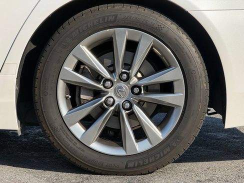 Used 2016 Lexus LS 460 w/ Comfort Package RWD image 3