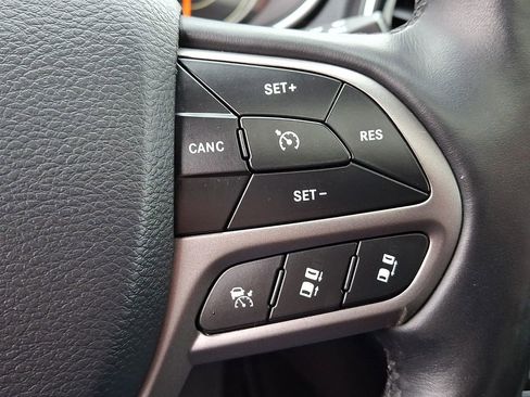 Used 2020 Jeep Cherokee Limited w/ Technology Group AWD/4WD image 25