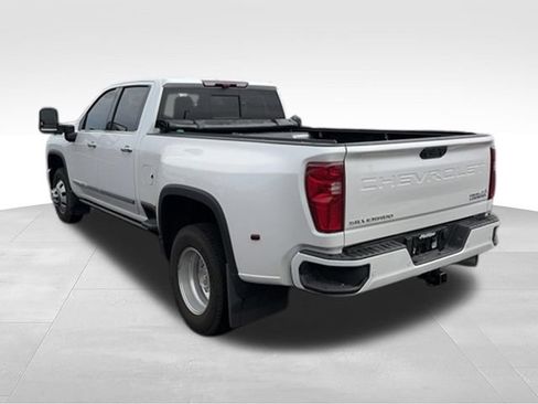Used 2024 Chevrolet Silverado 3500 High Country w/ Technology Package AWD/4WD image 6