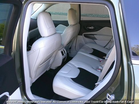 Used 2021 Jeep Cherokee Latitude Plus image 20