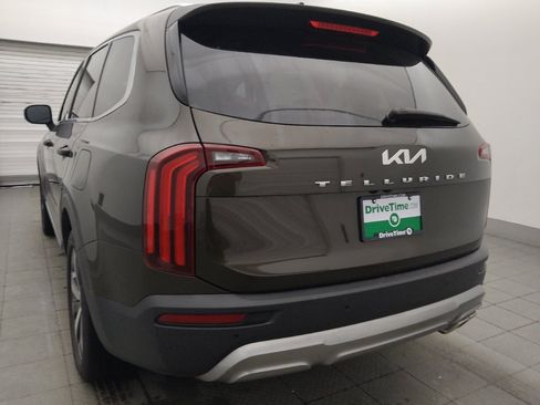 Used 2022 Kia Telluride EX w/ EX Premium Package FWD image 5