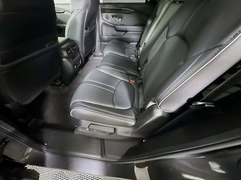 Used 2025 Honda Pilot Elite image 29
