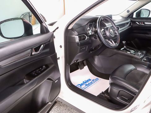 Used 2019 MAZDA CX-5 Touring FWD image 3