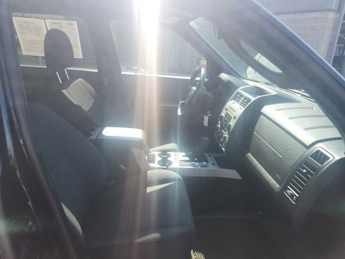 Used 2010 Ford Escape XLT image 11