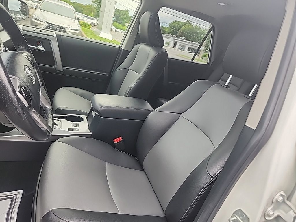 Used 2024 Toyota 4Runner SR5 Premium w/ Moonroof Package AWD/4WD image 14