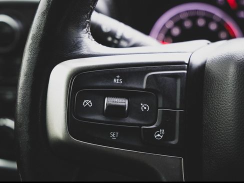 Used 2020 Chevrolet Silverado 1500 LT w/ Texas Edition image 11