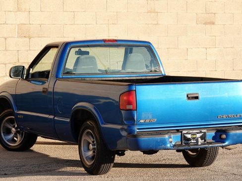 Used 2000 Chevrolet S10 Pickup LS w/ Preferred Equipment Group image 16