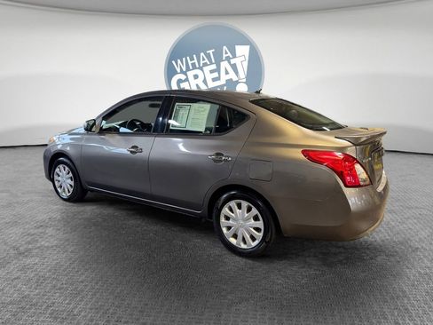 Used 2014 Nissan Versa SV image 6