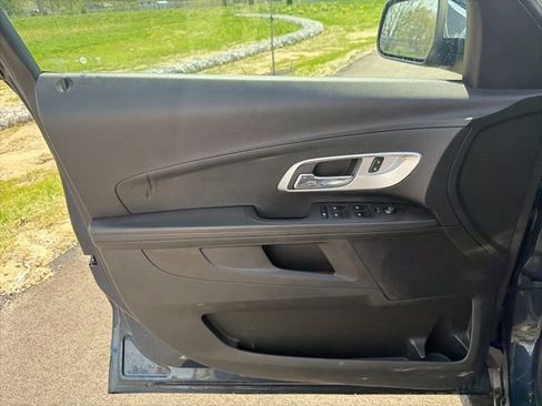 Used 2017 Chevrolet Equinox Premier w/ Enhanced Convenience Package FWD image 19