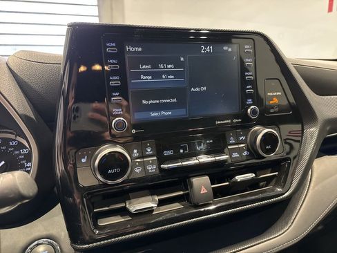 Used 2022 Toyota Highlander XSE image 17