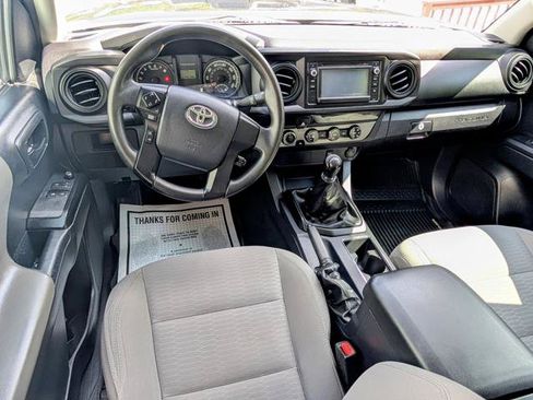 Used 2017 Toyota Tacoma SR AWD/4WD image 8