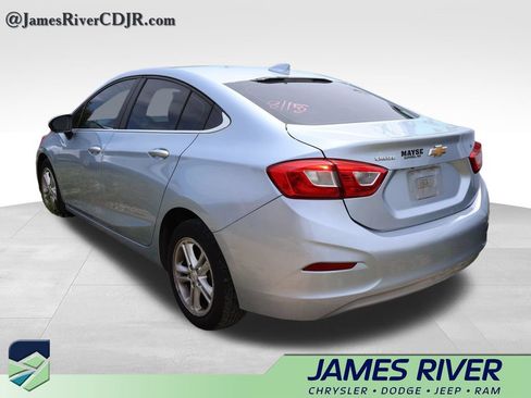Used 2018 Chevrolet Cruze LT FWD image 23