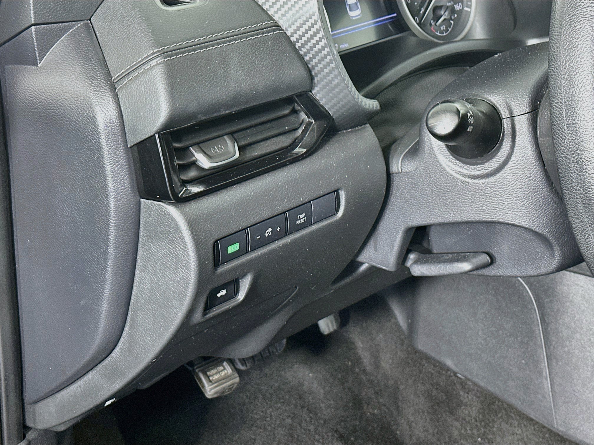 Used 2024 Nissan Sentra SV FWD image 17