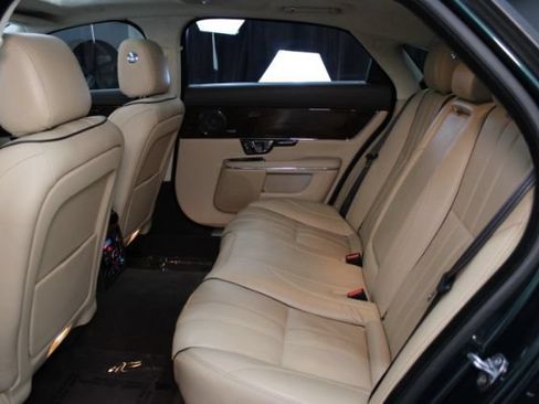 Used 2015 Jaguar XJ L Portfolio RWD image 25