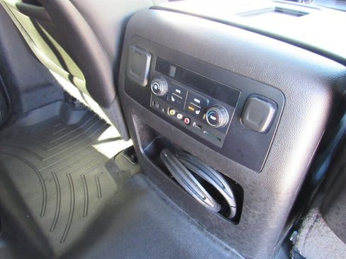 Used 2015 GMC Yukon XL SLT w/ Open Road Package image 18