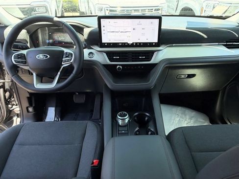 Used 2026 Ford Explorer Active RWD image 32