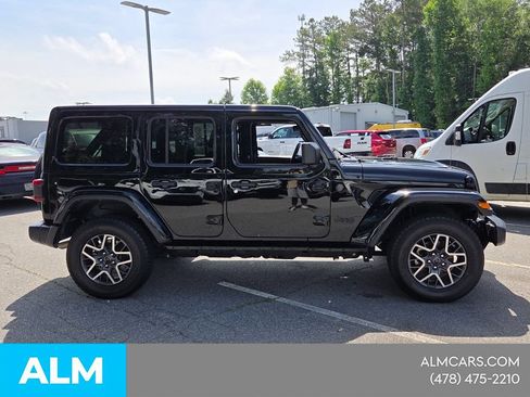 Used 2025 Jeep Wrangler Unlimited Sahara AWD/4WD image 14