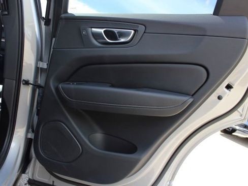 Certified 2023 Volvo XC60 B5 Ultimate w/ Climate Package AWD/4WD image 18