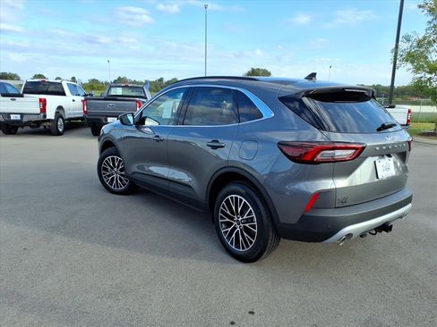 New 2026 Ford Escape SE w/ Class II Trailer Tow Package image 5