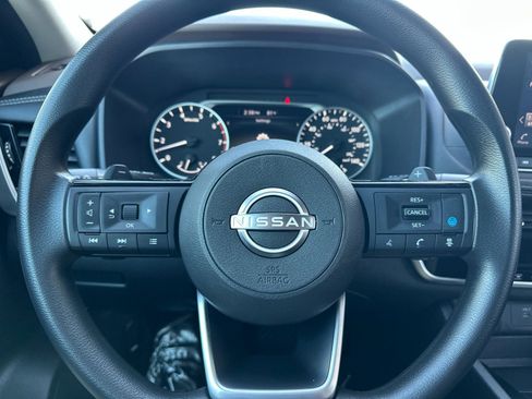 Used 2023 Nissan Rogue SV FWD image 22