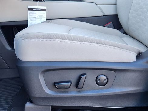 New 2025 Nissan Pathfinder SV image 19