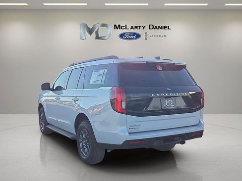 New 2026 Ford Expedition Active image 4