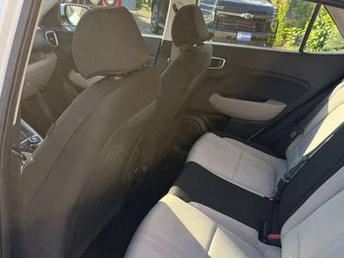 Certified 2026 Hyundai Venue SEL FWD image 19