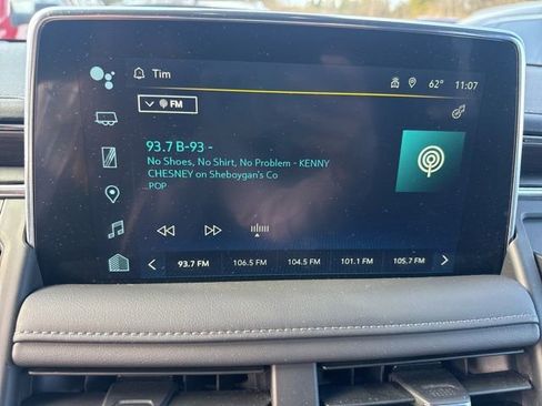 Used 2024 Chevrolet Suburban LT w/ Luxury Package image 13