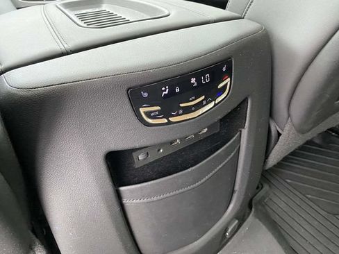 Used 2019 Cadillac Escalade Premium Luxury RWD image 16