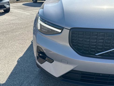 New 2026 Volvo XC40 B5 Plus w/ Climate Package image 9